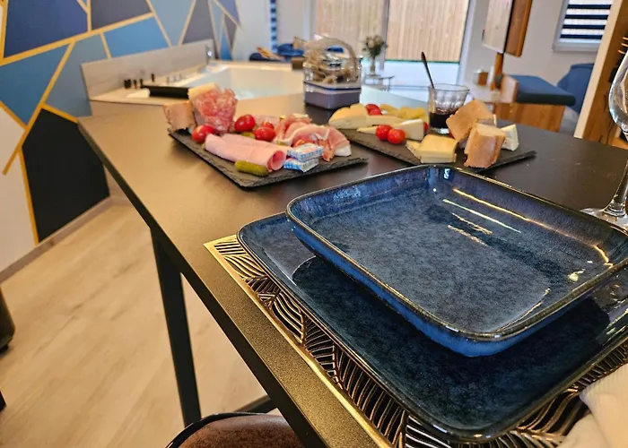 Nocleg ze śniadaniem Lovely Goodies - Olympe Cachemire 4*